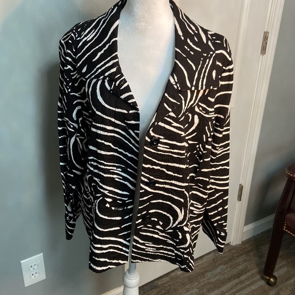 Women’s Requirements black and white jacket - Picture 5 of 6